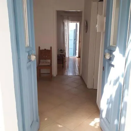 Lalares Mansion: Stone Build House Full Of Light شقة *